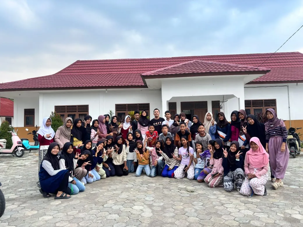 Kegiatan Belajar Coding dengan Siswa Baru