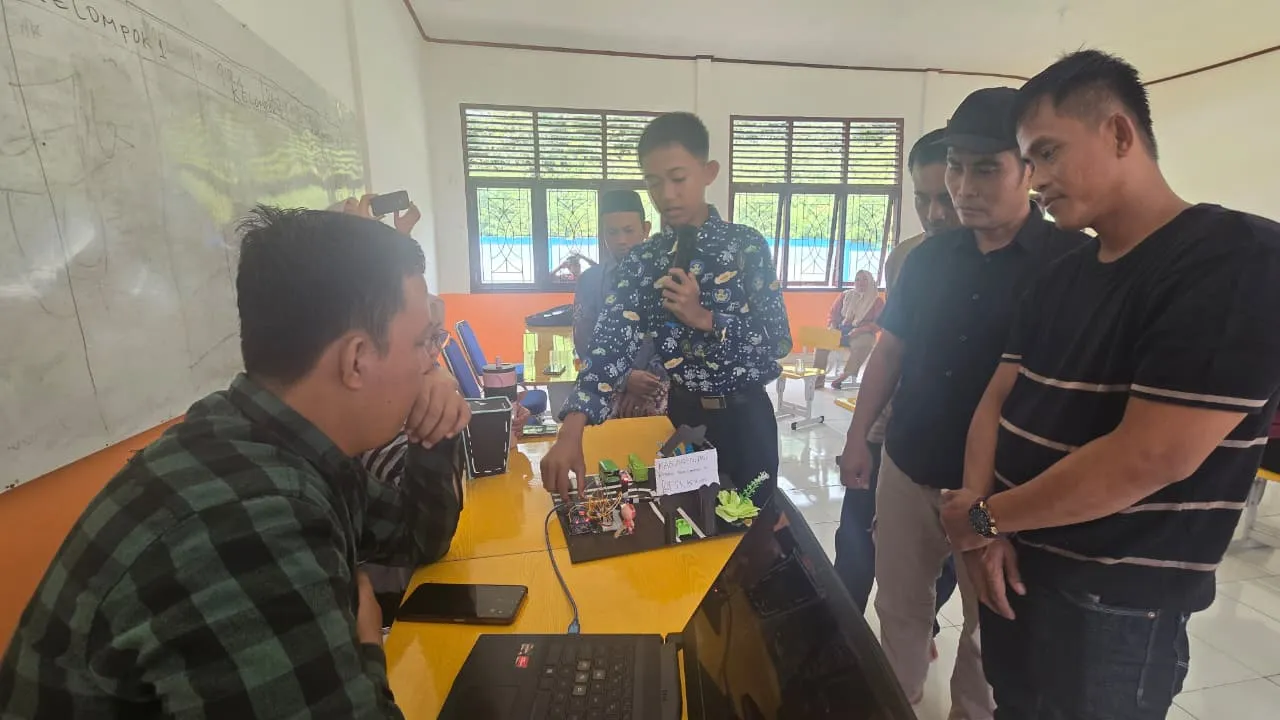 Silaturahmi & Sosialisasi Program KDAI di SMP Negeri 7 Penukal